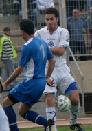 אורן יחזקאל מחזיק משהו בין הרגליים(צילום:לירן דורף)