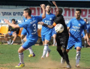 נופל וקם: אסף בראון חוזר לשחק כדורגל