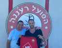  ניר אברגיל חתם בהפועל רעננה