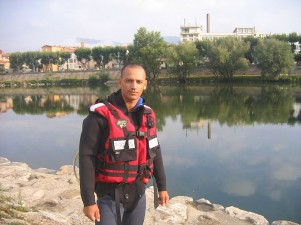 מתפללים להחלמתו. דני חייט (שלומי גבאי)