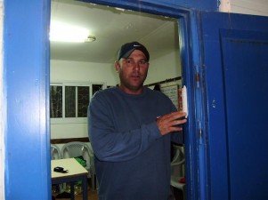 החלפת המזוזות עזרה. עידו אגוזי