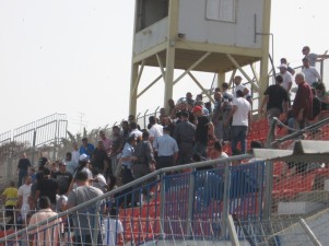 נבנה ללא היתר? איצטדיון צפרירים (גיא גולדפרב)