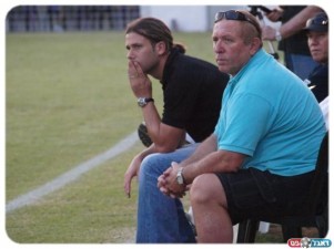 שוקל לעזוב בעקבות האירוע. אופיר קופל (יואב מלכה)