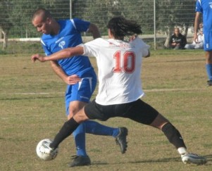 רועי לויאן (בלבן) ועוז שמאי (צילום: יואב מלכה)