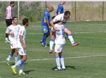 שחקני אילת חוגגים(צילום יוסי דוס-סנטוס)