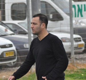 מחכים לעיריה. המאמן יוסי זוזוט