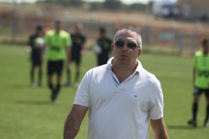 המאמן מאיר כהן.