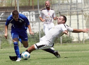 חקק מתקל את הלפרין בדרבי של ר