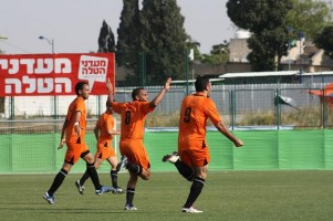 עבורו זה מפגש פיקנטי. עידן חג'ג' (רועי אסרף) 