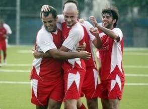 יקוו לבשורות טובות. שחקני רמת ישראל. (צילום: לירן דורף).