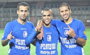 הכובשים ללוד: שינה, אבו ענזה וקבהה (צילום: מוחמד חאדר אניס).