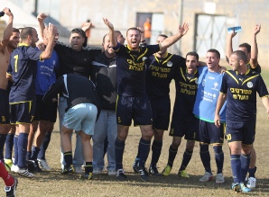 שחקני מעלות חוגגים נצחון חמישי ברציפות