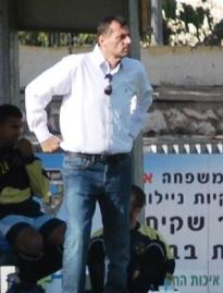 לא בורח מאחריות. שמוליק סלומון