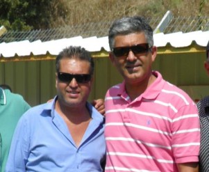 יבקש דיון חוזר. חטואל (משמאל) וראש המועצה