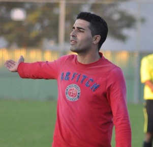 צרח על השחקנים. חיים סילבס (חאדר אניס)