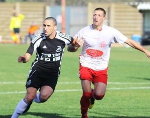 חולם על עלייה. אוחיון (בשחור. שלומי גבאי)