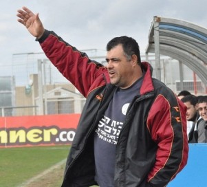 עושה הכל לבד.ריאד מחמיד