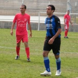 לא מתאמנים כבר חודש. מוניר עלי (באדום)