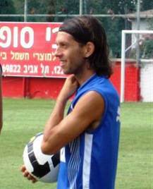 ישחק ביבנה?. קובי חסן