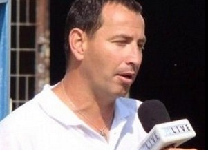 יצא לקפריסין. מרדכי