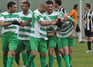 שחקני מגדל חוגגים. מה יהיה העונה?