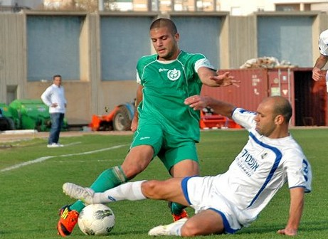 דור גרוסבך במדי עמישב. 