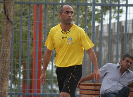 אבי תקווה במדי עיריית נתניה 