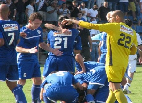 שחקני עפולה חוגגים. לא ברמה של ליגה א'