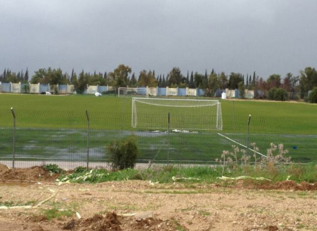 דווקא המגרש הזה תקין. קריית גת (צילום: חוג האוהדים של ק. גת)