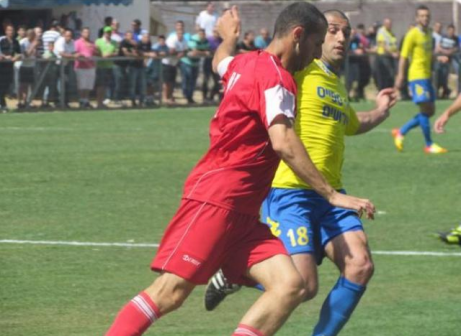 סתירה בין גרסתו לזו של קטמון. ראז (באדום. ארז נעמן)