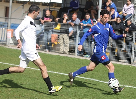 שוורצמ(בכחול)מול רבאח. ממשיך לכבוש בחדרה