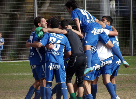 שחקני שעריים חוגגים. איפה הייתם?