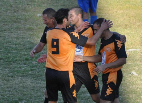 ערכו אימון במקום. שחקני ערד