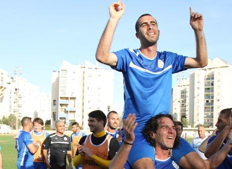 חנוכה על הכתפיים.(צילום:שלומי גבאי)