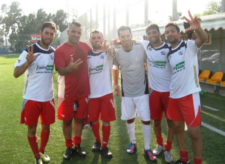 לבן או אדום. שחקני רמת ישראל (אלי שמואלי)