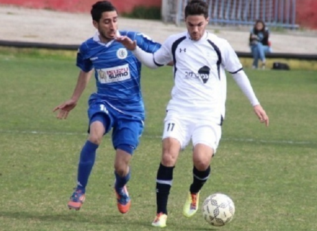 חוזר מהשאלה. ארמלי (בכחול. עודד חסין)