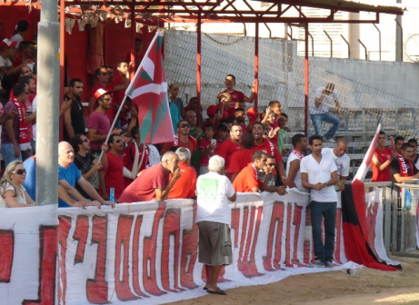 אוהדי מרמורק ביציע. רבים תקועים בדרך והאימון נדחה