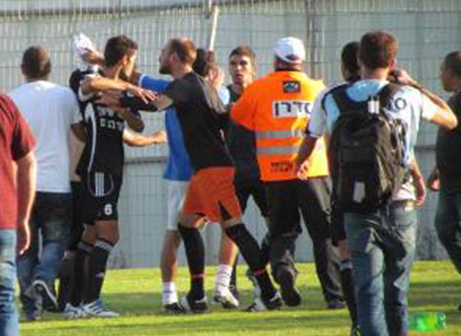 פוצץ משחק האימון (למצולמים אין קשר לכתבה)