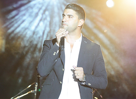 הנעים את האווירה, משה פרץ (צילום: שלומי גבאי)