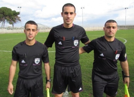 דרשו לפסול אותו ממשחקי בועיינה. שוחט (משמאל. אחמד עזאיזה)