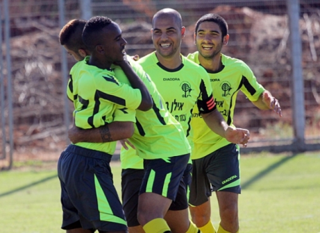 עוד תחנה בקריירה. אסולין (במרכז. לירן דורף)