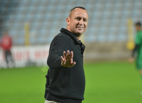 מאמן הרצליה טל בניה (צילום: קובי פורטל)