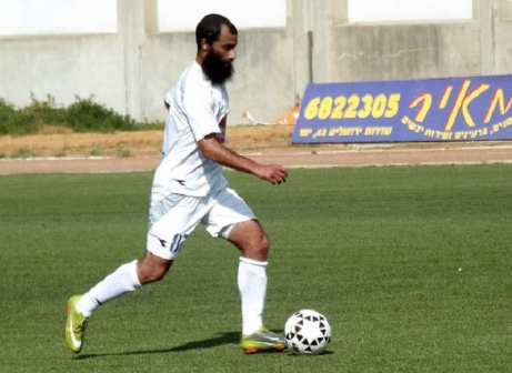 לא ישחק עם כיפה? כהן צדק (אייל אורן)