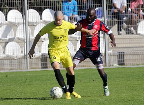 שגיא שוורץ וסלמה מנע במאבק(לירן דורף)