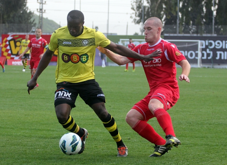 דיאמנט ופינאס במאבק (צילום: לירן דורף)