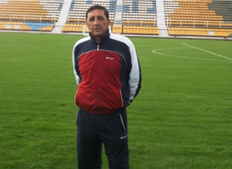 העביר הוראות בטלפון. כנעאני (מיכאל פישנזון)