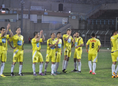 שחקני אום אל פאחם, לא הצליחה לשרוד בליגה הלאומית