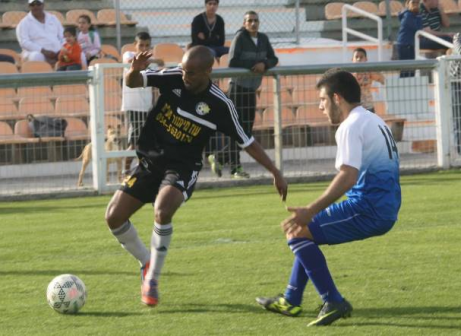 נקמו באקסים. מששה (בשחור. מיכה פישנזון)