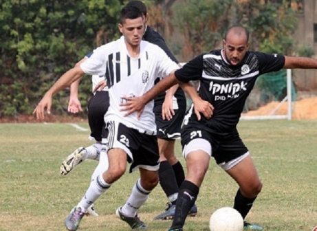 הורחק לפני השריקה. לוטן (בשחור. לירן דורף)