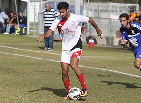 מאמן על המגרש, דנין (צילום: שלומי גבאי)